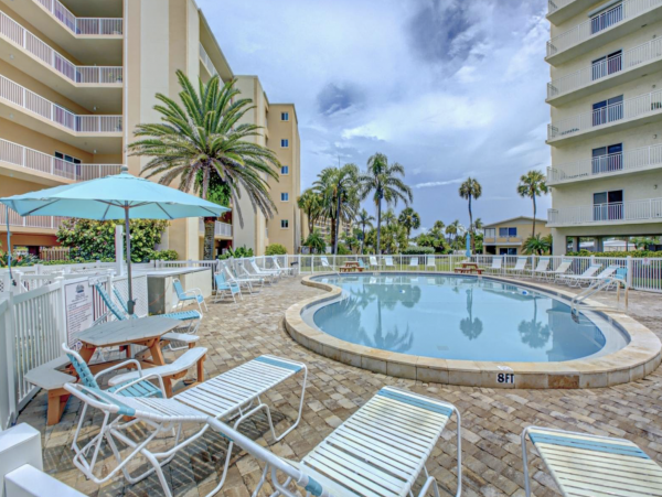 On Beach Siesta Key Vacation Condo Two Bedrolom Sleeps 8